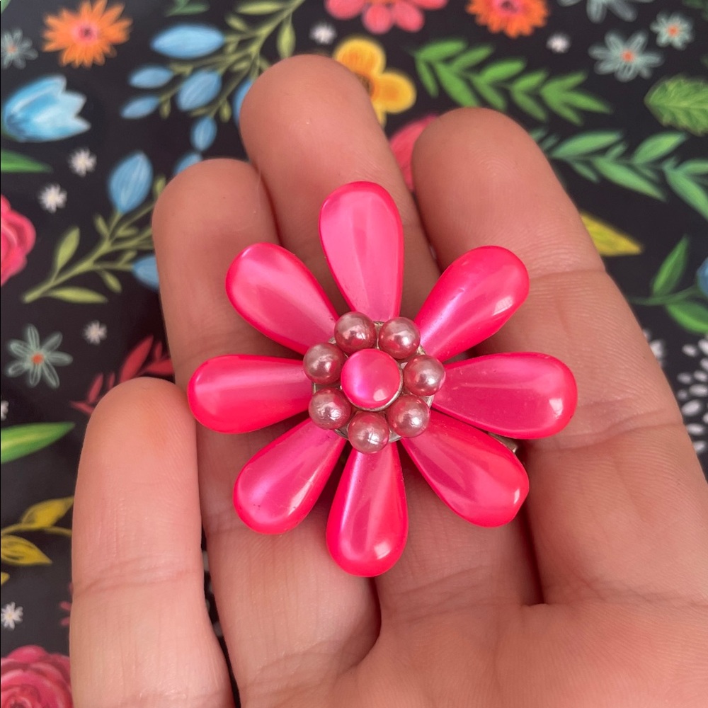 Best Bright‎ Pink Flower Brooch